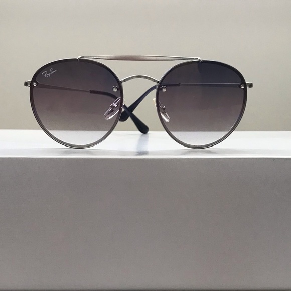 Ray-Ban Silver Frame Aviator Sunglasses - Picture 2 of 6